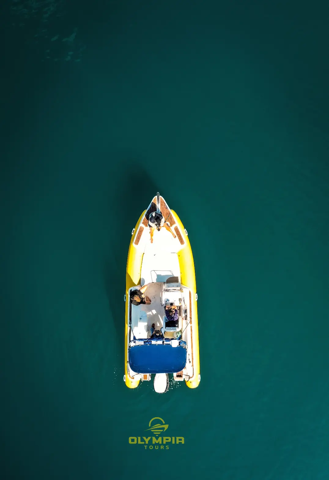 Speed boat in Himare